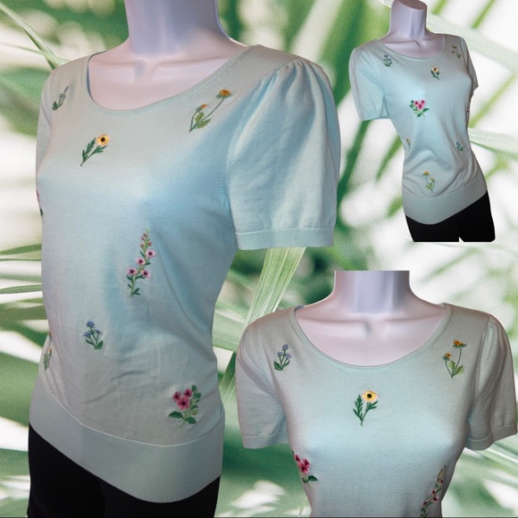 TALBOTS Floral Embroidered Sweater Shirt, Light Blue, Size Medium. - Picture 3 of 4